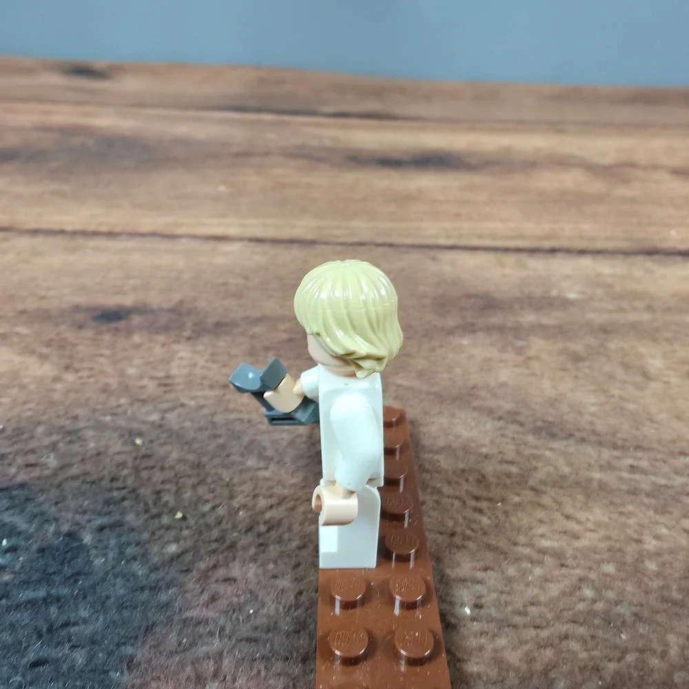 LEGO Minifigure Star Wars Luke Skywalker Small White Good Tatooine Farmboy Tunic